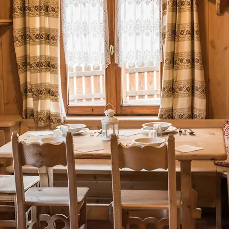 Cusini Saroch דירה